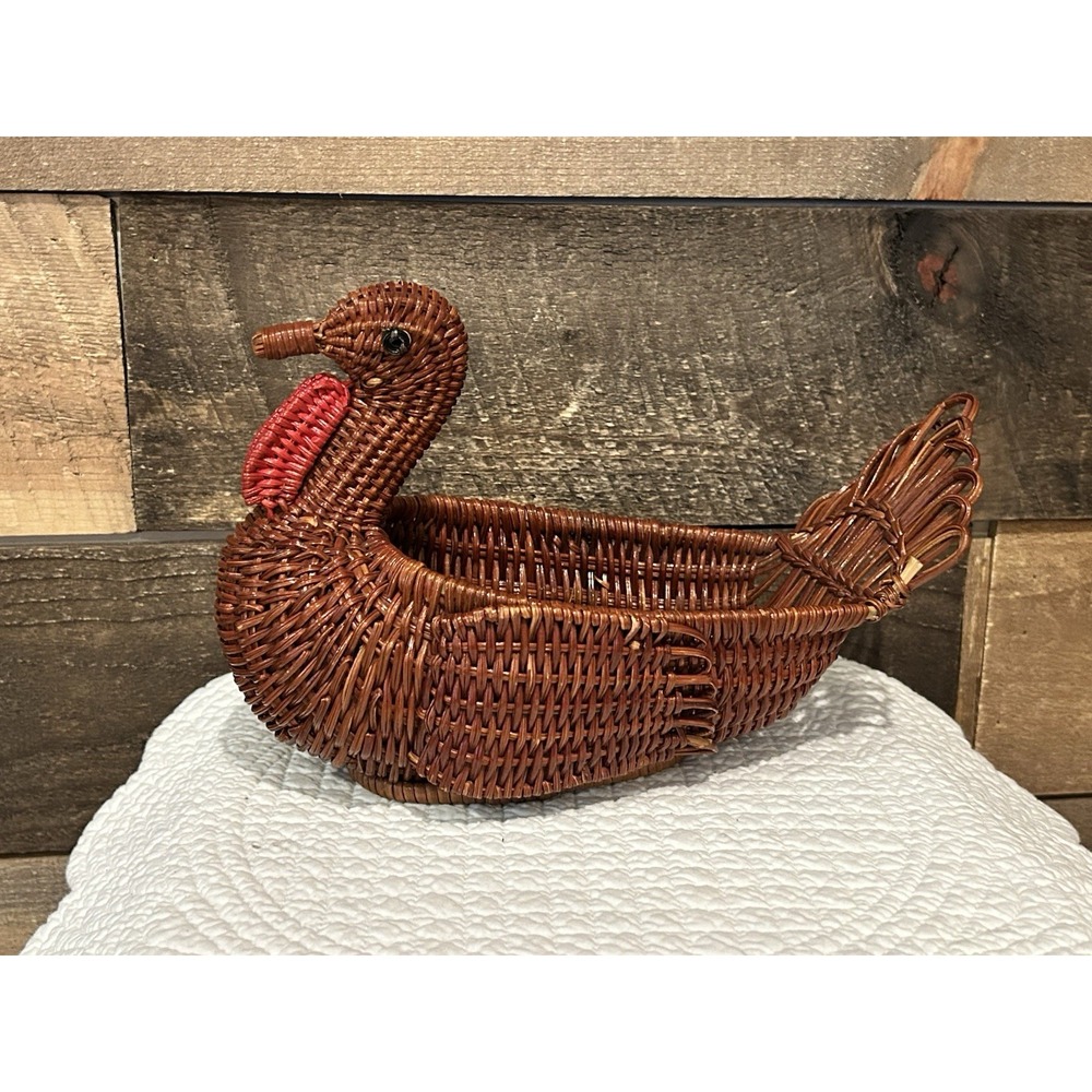 Vtg Woven Wicker Rattan Thanksgiving Turkey Basket Fall Centerpiece Brown Holidy